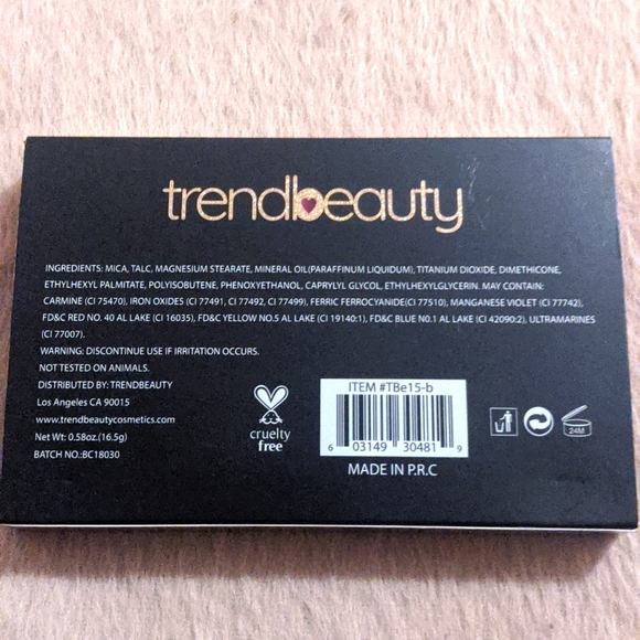 Makeup Bundle with full size pallet - Picture 5 of 5